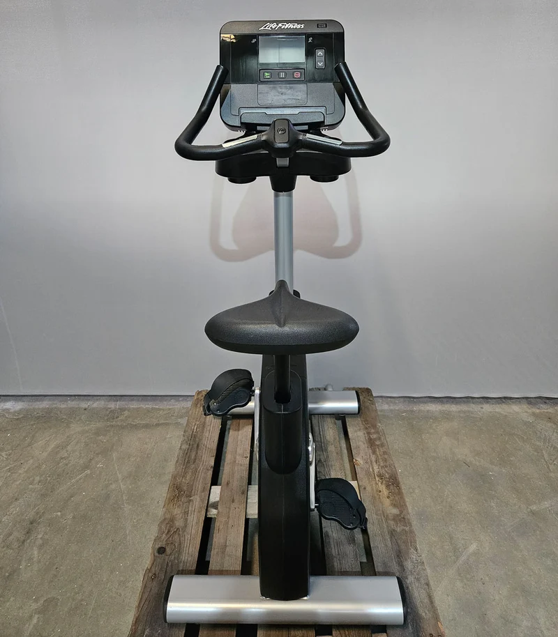 Ausdauergeräte Set 8 Stk von Life Fitness, Integrity X, neue Modelle, 2 Laufbänder, 2 Crosstrainer, 2 Ergometer und 2 Recumbents etc, gebraucht - überholter Zustand