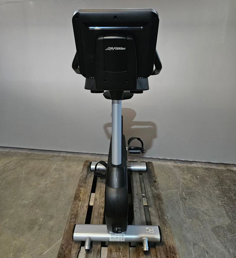 Ausdauergeräte Set 8 Stk von Life Fitness, Integrity X, neue Modelle, 2 Laufbänder, 2 Crosstrainer, 2 Ergometer und 2 Recumbents etc, gebraucht - überholter Zustand