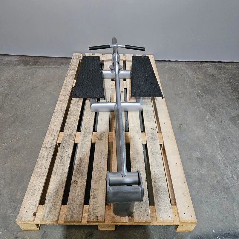 Gym80 Sygnum T-Bar Row Ruderstation - Ähnlich Pure Kraft 4018 Rudermaschine bzw 4138 Bodenhantel - Plate loaded Kraftgerät Rudern, Rahmen Silber, gebraucht - überholter Zustand