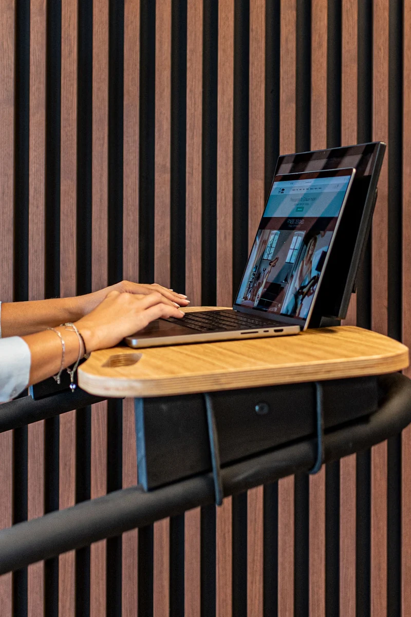 NOHrD Sprintbok Desk