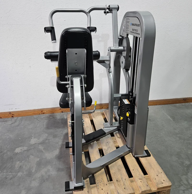 Nautilus Nitro V-Triceps Extension, Trizepsmaschine horizontal, Triceps Extension, Rahmenfarbe Silber, gebraucht - überholter Zustand
