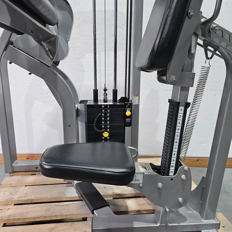 Nautilus Nitro V-Triceps Extension, Trizepsmaschine horizontal, Triceps Extension, Rahmenfarbe Silber, gebraucht - überholter Zustand