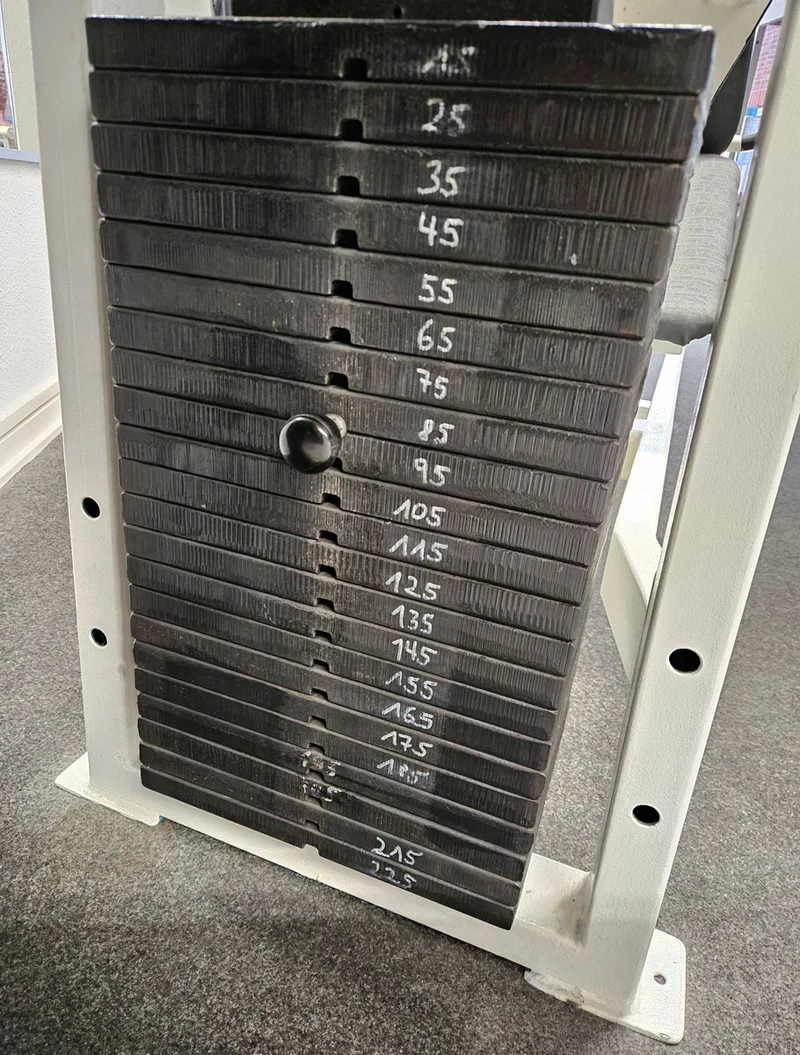 Beinpresse Oldschool, Leg Press, 225kg Gewichtsblock, Hersteller wahrscheinlich Gym80 oder L+K oder Galaxy, Bodybuilding Kraftgerät - Rahmenfarbe Weiß, gebraucht mit Gebrauchsspuren