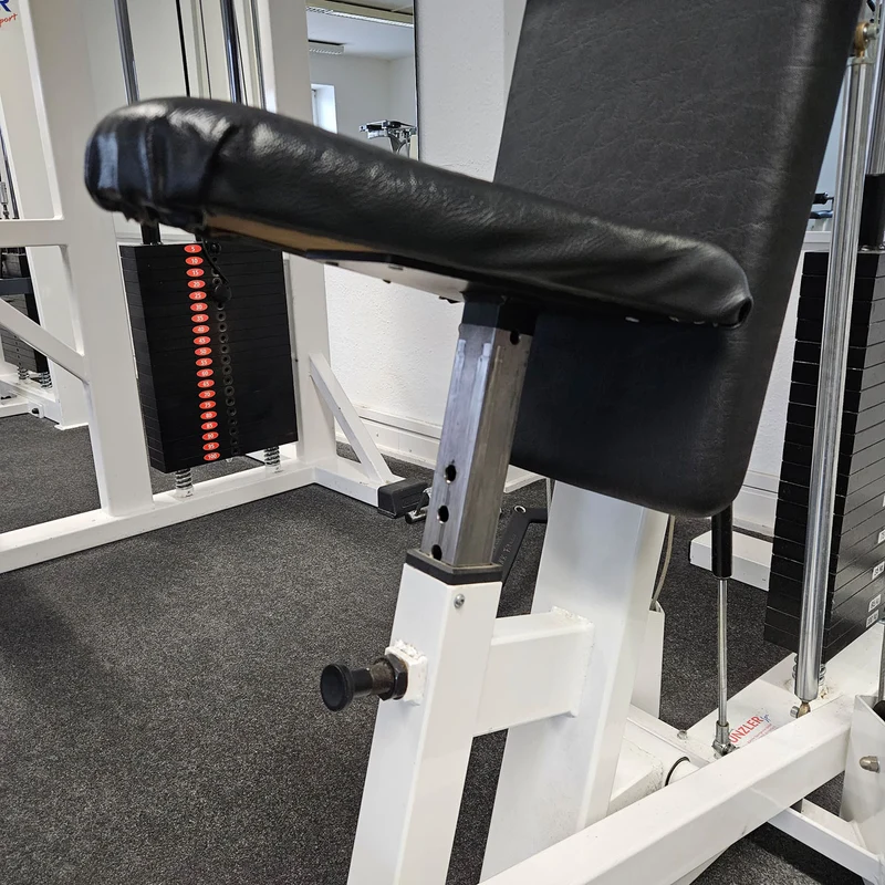 Künzler Schulterpresse Bilateral, Overheadpress, Shoulder Press, Einstiegshilfe, Oldschool Bodybuilding Kraftgerät, Rahmenfarbe Weiß, gebraucht und geprüft mit Gebrauchsspuren