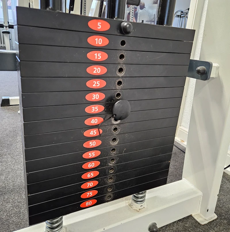 Künzler Rudern mit Bruststütze und Einstiegshilfe, Row, Lat-Rudern, Oldschool Bodybuilding Kraftgerät, Rahmenfarbe Weiß, gebraucht und geprüft mit Gebrauchsspuren