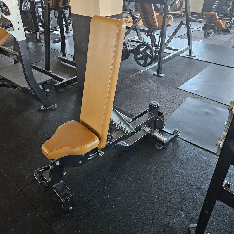 Life Fitness & Hammer Strength - 95 Fitnessgeräte - 105 Stationen, Kraftgeräte, Cardiogeräte, Plate loaded Geräte, Bänke etc - komplettes Fitnessstudio - gebraucht, überholter TOP Zustand