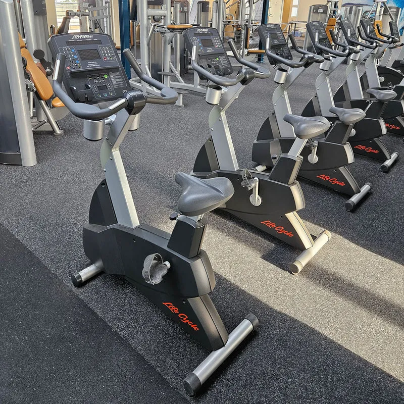 Life Fitness & Hammer Strength - 95 Fitnessgeräte - 105 Stationen, Kraftgeräte, Cardiogeräte, Plate loaded Geräte, Bänke etc - komplettes Fitnessstudio - gebraucht, überholter TOP Zustand